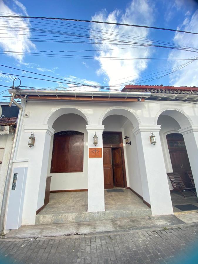 The Dutch Boutique Bed & Breakfast Гале Екстериор снимка