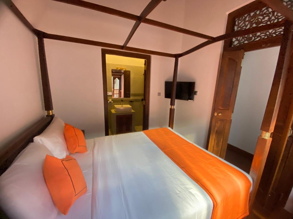 The Dutch Boutique Bed & Breakfast Гале Екстериор снимка