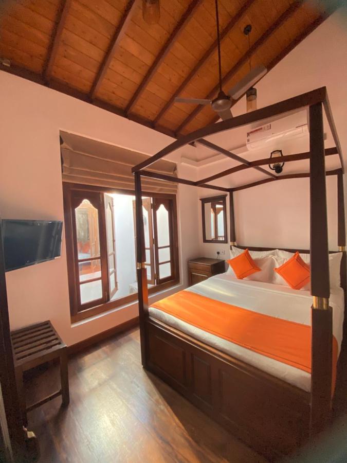 The Dutch Boutique Bed & Breakfast Гале Екстериор снимка
