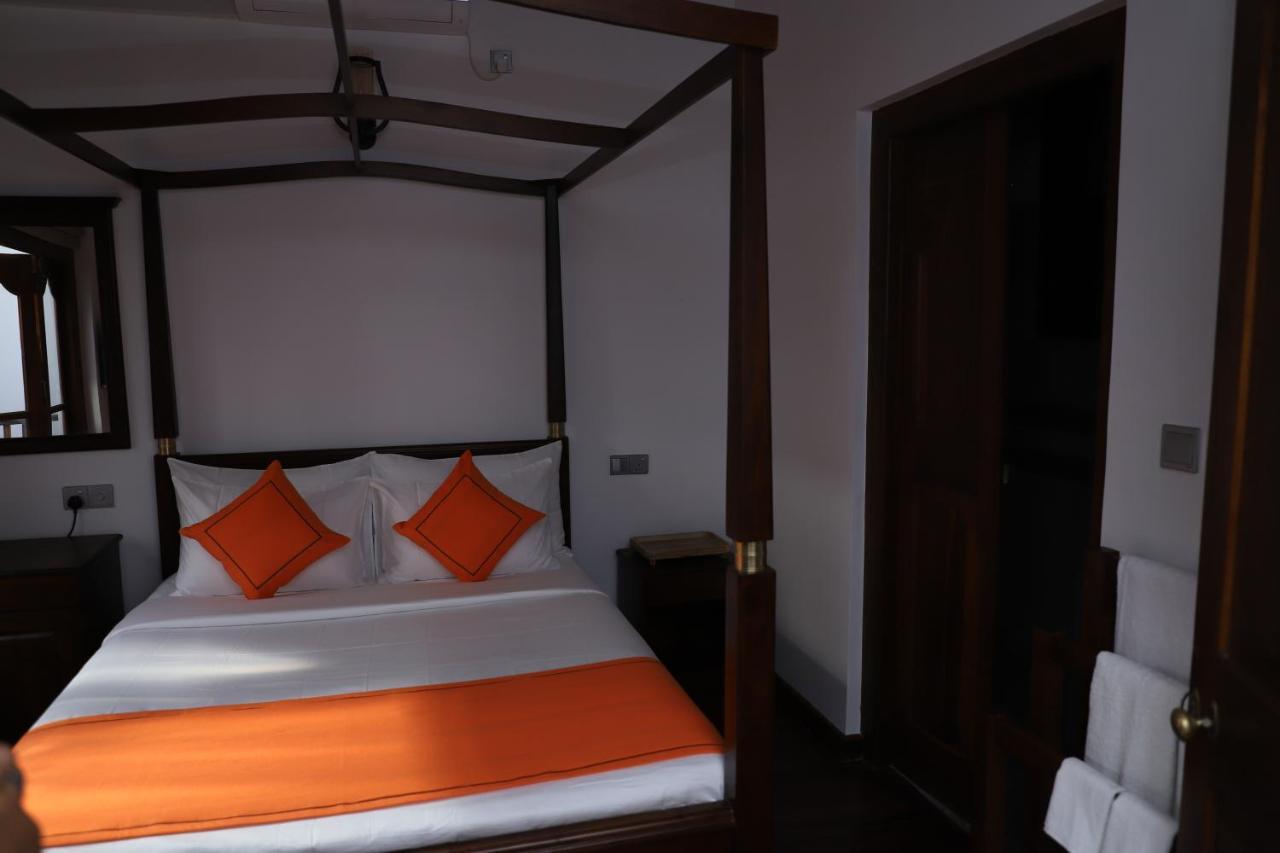 The Dutch Boutique Bed & Breakfast Гале Екстериор снимка