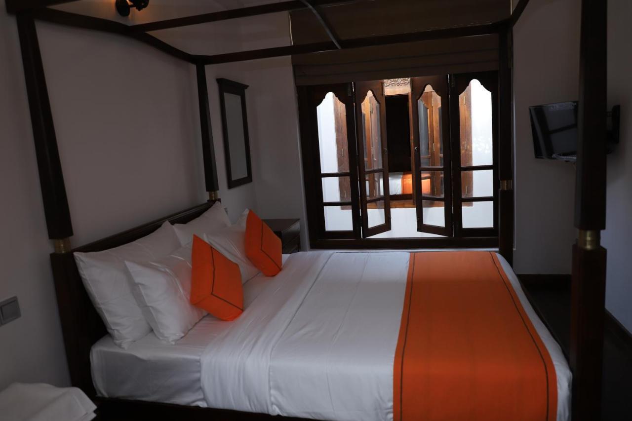 The Dutch Boutique Bed & Breakfast Гале Екстериор снимка